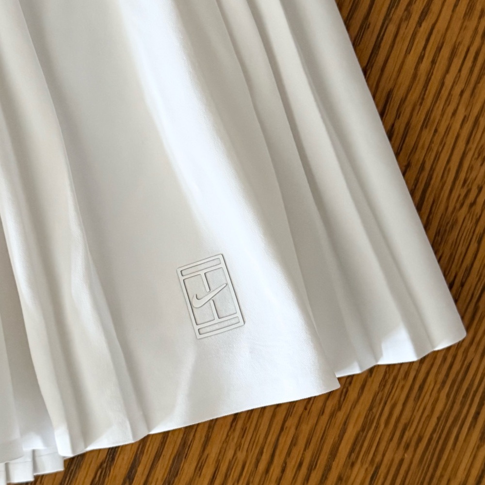 NIKE Court Advantage Dri-Fit Pleated Tennis Skirt - White - Picture 4 of 8